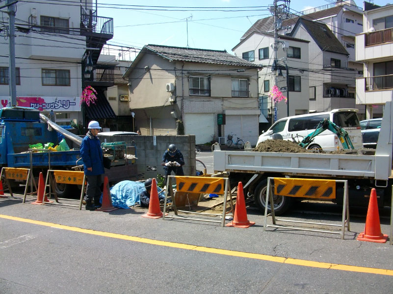 上水管取出工事